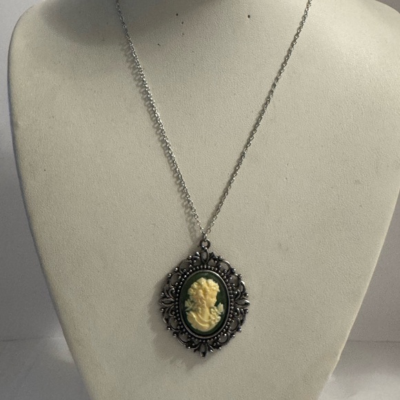 MULTILAYER DURBAN SUNRISE STATEMENT NECKLACE D2 - Picture 2 of 9